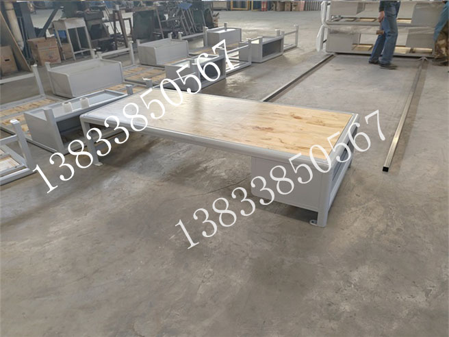 来宾监狱床具